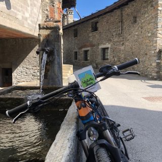 Se ti piace scoprire posti nuovi pedalando, da @only_skilathuile a Morgex puoi noleggiare mountain bike o e-bike adatte ad ogni tua esigenza 🏔🚵‍♀

#discovermorgex #morgex #morgexmtb #valdignemontblanc #valledaosta #montebianco #vacanzeinmontagna #nature #alps #mtblovers #bikerental #noleggiomtb #dontbuyrent #rentyourbike #bikehire #noleggiobici #ebike #montagnaperfamiglie #valledaostaimmaginiemozioni #estate2022 #summertime #pedalachetipassa